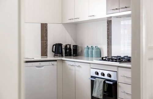 South Toowoomba House | Ambiente Cottage - Pet and Family Friendly.