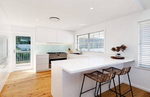 Killcare Heights House | 'Ambleside by the Sea' by Accom Holidays