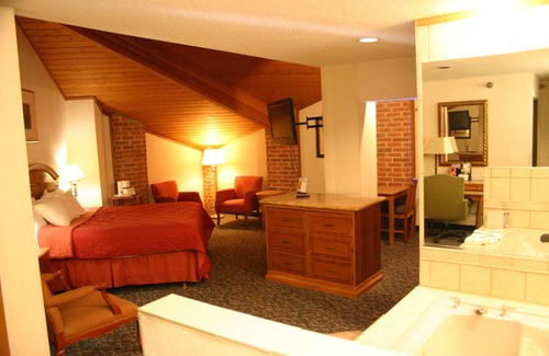 Ionia Hotel | American Inn and Suites Ionia