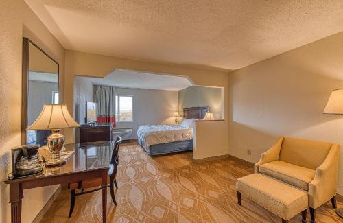Dundee Hotel | American Inn & suites