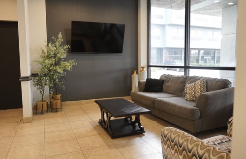 Waterford Hotel | American Inn & Suites Waterford