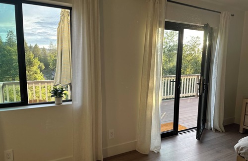 Lotus House | American River Front Home, remodeled 2 bd home with bonus room