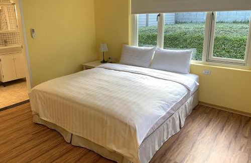 Shilin Hotel | American Village Resort