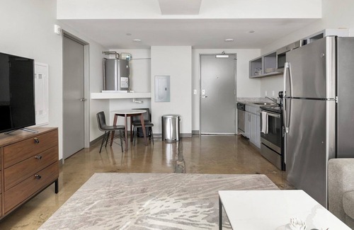 Central City Apartment | AmericanLife 1BD 6 - One Bedroom Apartment, Sleeps 2