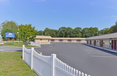 Port Jefferson Station Hotel | Americas Best Value Inn - Port Jefferson Station - Long Island -New York - 11776