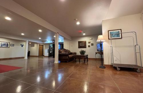 Ada Hotel | Americas Best Value Inn and Suites Ada
