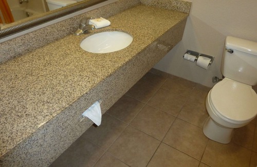 Gun Barrel City Hotel | Americas Best Value Inn & Suites Gun Barrel City