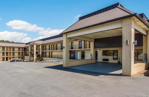 Wadesboro Hotel | Americas Best Value Inn Wadesboro