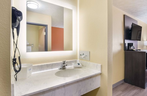 Independence Hotel | Americas Best Value Inn & Suites Independence VA