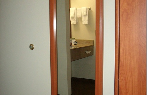 Thief River Falls Hotel | AmericInn by Wyndham Thief River Falls