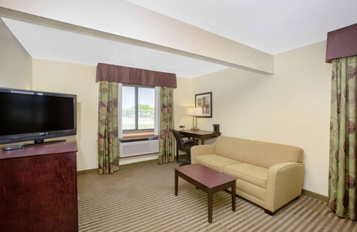 Council Bluffs Hotel | AmericInn by Wyndham Council Bluffs