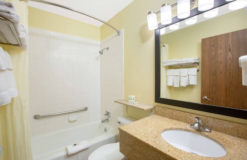 Council Bluffs Hotel | AmericInn by Wyndham Council Bluffs