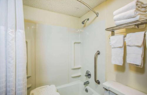Brainerd Hotel | AmericInn by Wyndham Baxter Brainerd