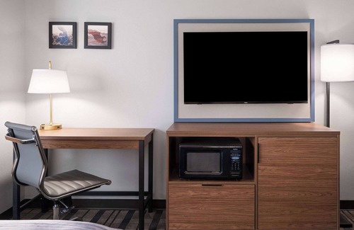 Beaver Dam Hotel | AmericInn by Wyndham Beaver Dam