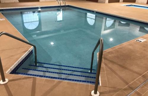 Jefferson Hotel | AmericInn by Wyndham Jefferson