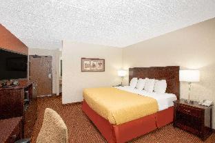 Muscatine Hotel | AmericInn by Wyndham Muscatine
