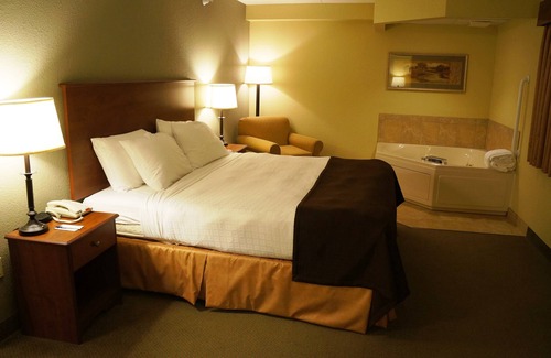 Newton Hotel | AmericInn by Wyndham Newton