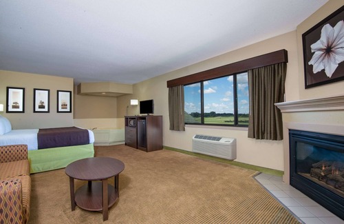 Okoboji Hotel | AmericInn by Wyndham Okoboji