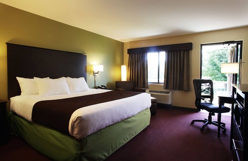 Okoboji Hotel | AmericInn by Wyndham Okoboji