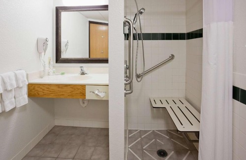 Osceola Hotel | AmericInn by Wyndham Osceola