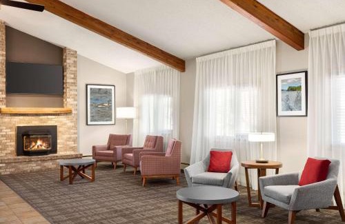 Roseau Hotel | AmericInn by Wyndham Roseau