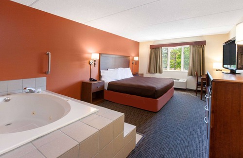 Silver City Hotel | AmericInn by Wyndham Silver City