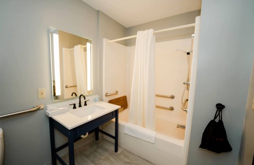 Tomahawk Hotel | AmericInn by Wyndham Tomahawk