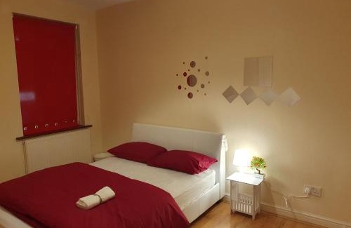 London Borough of Ealing House | AMH Hotel - Greenford Station
