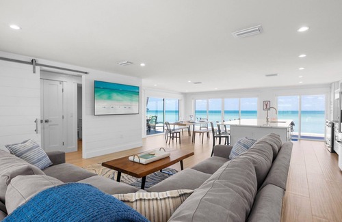 Anna Maria House | AMI Swedish Beach House: Bay Front! Overlooking Tampa Bay! by Anna Maria Life Vacation Rentals