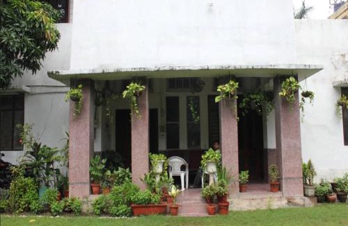 Nizamuddin East Bed & Breakfast | Amidst Monuments and Serenity