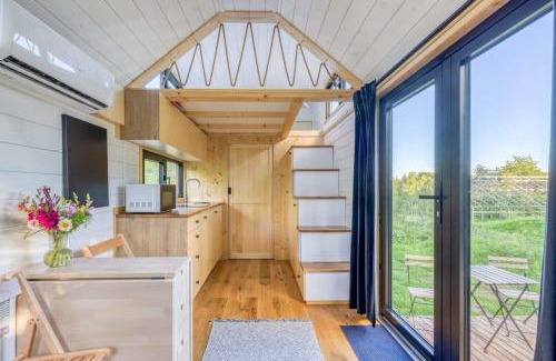 Ammeberg House | Ammebergs Blommor by Tiny Away