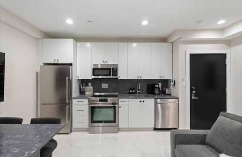 Ventnor City Apartment | Ammos Luxury Living- Milos Suite