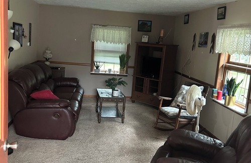 Cartersburg Apartment | Amo Country Manor Apartment w ac