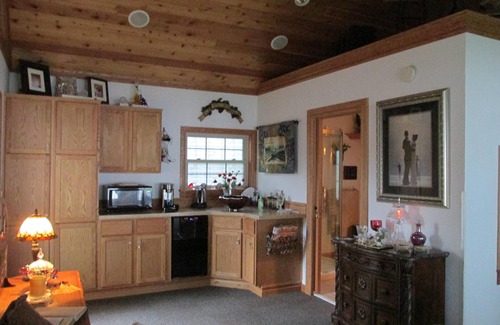 Menominee Cottage | Amore' De Bay Romantic Suite for 2 includes Free Continental Breakfast & WiFi.
