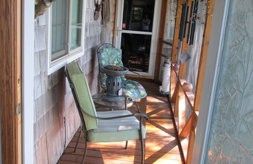 Menominee Cottage | Amore' De Bay Romantic Suite for 2 includes Free Continental Breakfast & WiFi.