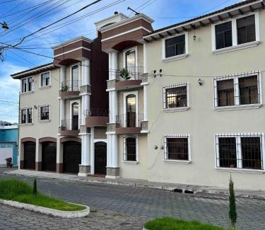Quetzaltenango Apartment | AMPLIO APARTAMENTO, en Cerezos 1 Quetzaltenango