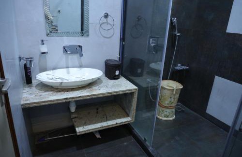 Shri Madhopur Hotel | Amritam Palace A Luxury AC Home Stay
