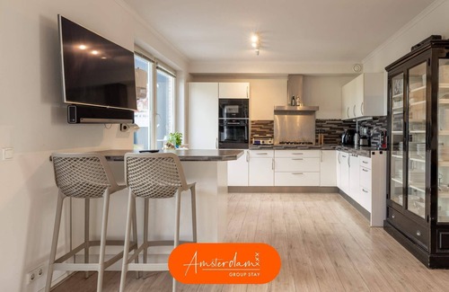 Zwanenburg House | Amsterdam Villa | 20+ Beds | Jacuzzi & Sauna