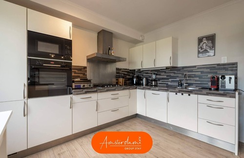 Zwanenburg House | Amsterdam Villa | 20+ Beds | Jacuzzi & Sauna