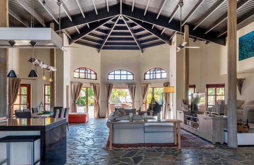 Sabadeco Villa | An amazing oceanfront villa with ocean access