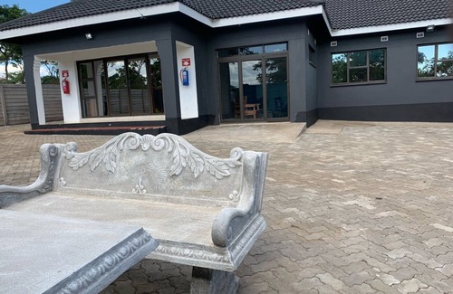 Gweru House | An elegant destination located in a quiet neighborhood