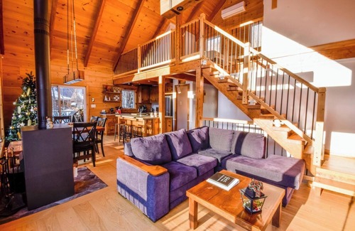 Wentworth-Nord Ski Chalet | An enchanting wooden chalet for a relaxing stay in the heart of nature.