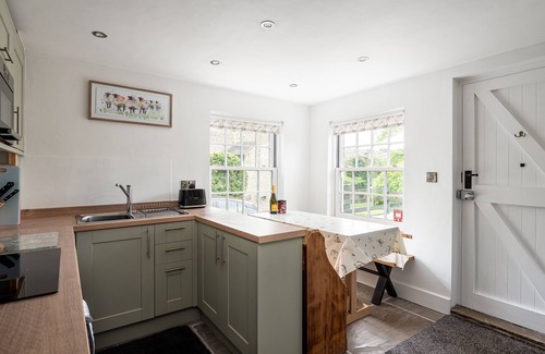 Fremington Cottage | An exceptional holiday home for 6 people & 2 dogs with multi-fuel stove, WiFi & electric car charger