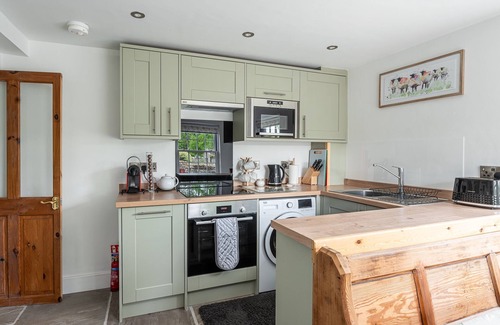 Fremington Cottage | An exceptional holiday home for 6 people & 2 dogs with multi-fuel stove, WiFi & electric car charger