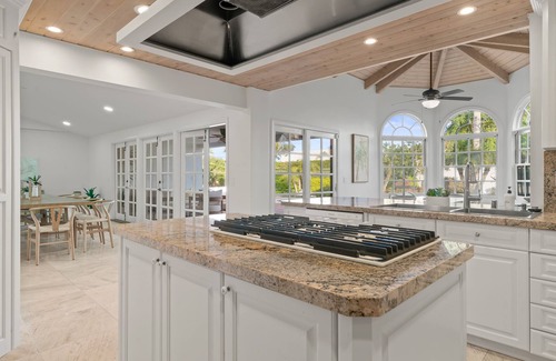 Magnesia Falls Cove House | An expansive estate with private pool & lighted pickle ball court