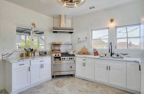 Upland House | An Exquisite Vintage Rare Historical Ranch House!