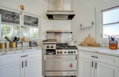 Upland House | An Exquisite Vintage Rare Historical Ranch House!