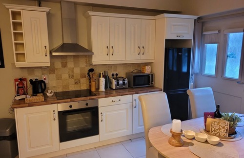 Ashbourne Cottage | An Irish welcome. Quiet Country Cottage close to Dublin Airport & City