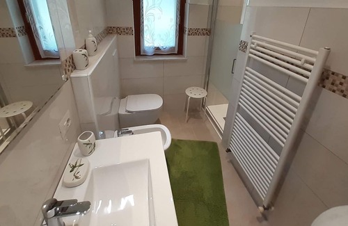 Campagnola House | An oasis of calm and relaxation under the olive trees of Lake Garda.