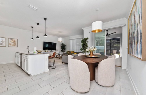 Kissimmee House | "An Oasis of Tranquility and Entertainment for the Whole Family"